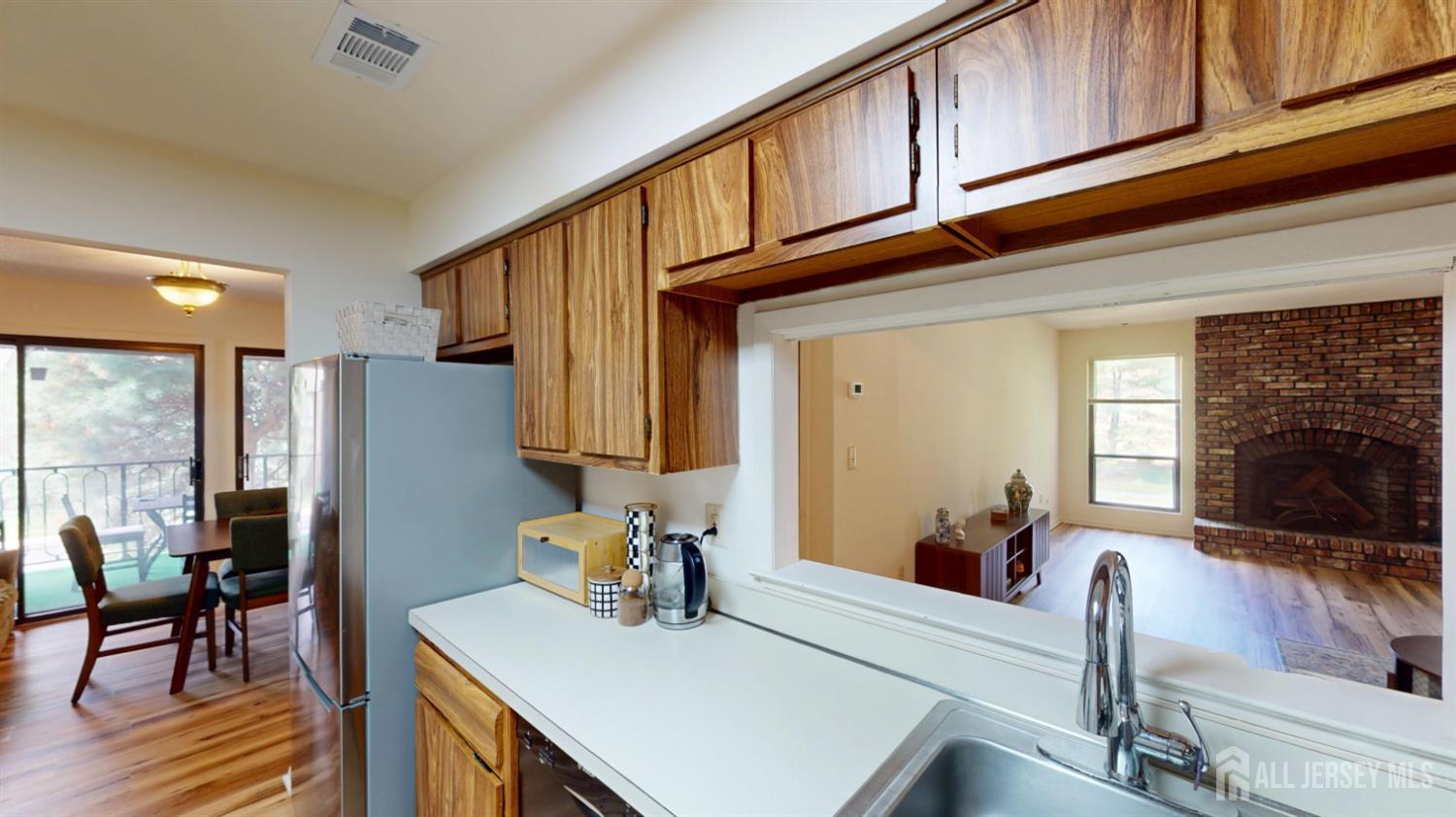 280 Willowbrook Drive, North Brunswick, NJ, 08902 image 20