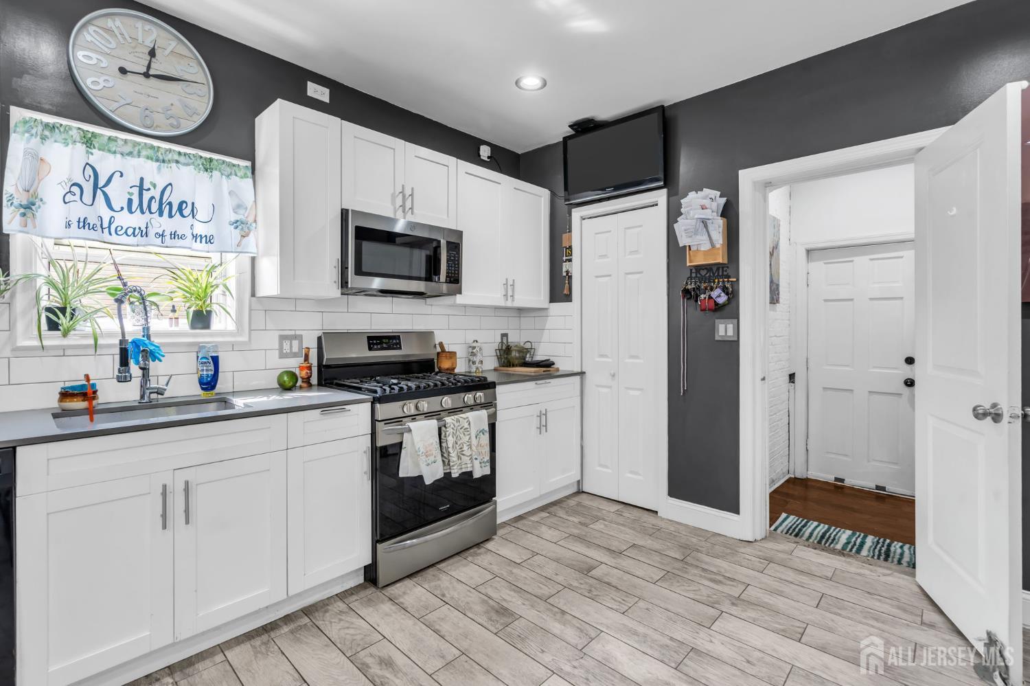 865 Birch Street, Perth Amboy, NJ, 08861 image 21