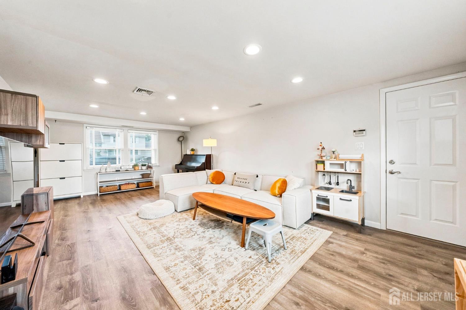 9 Meyer Road, Edison, NJ, 08817 image 12