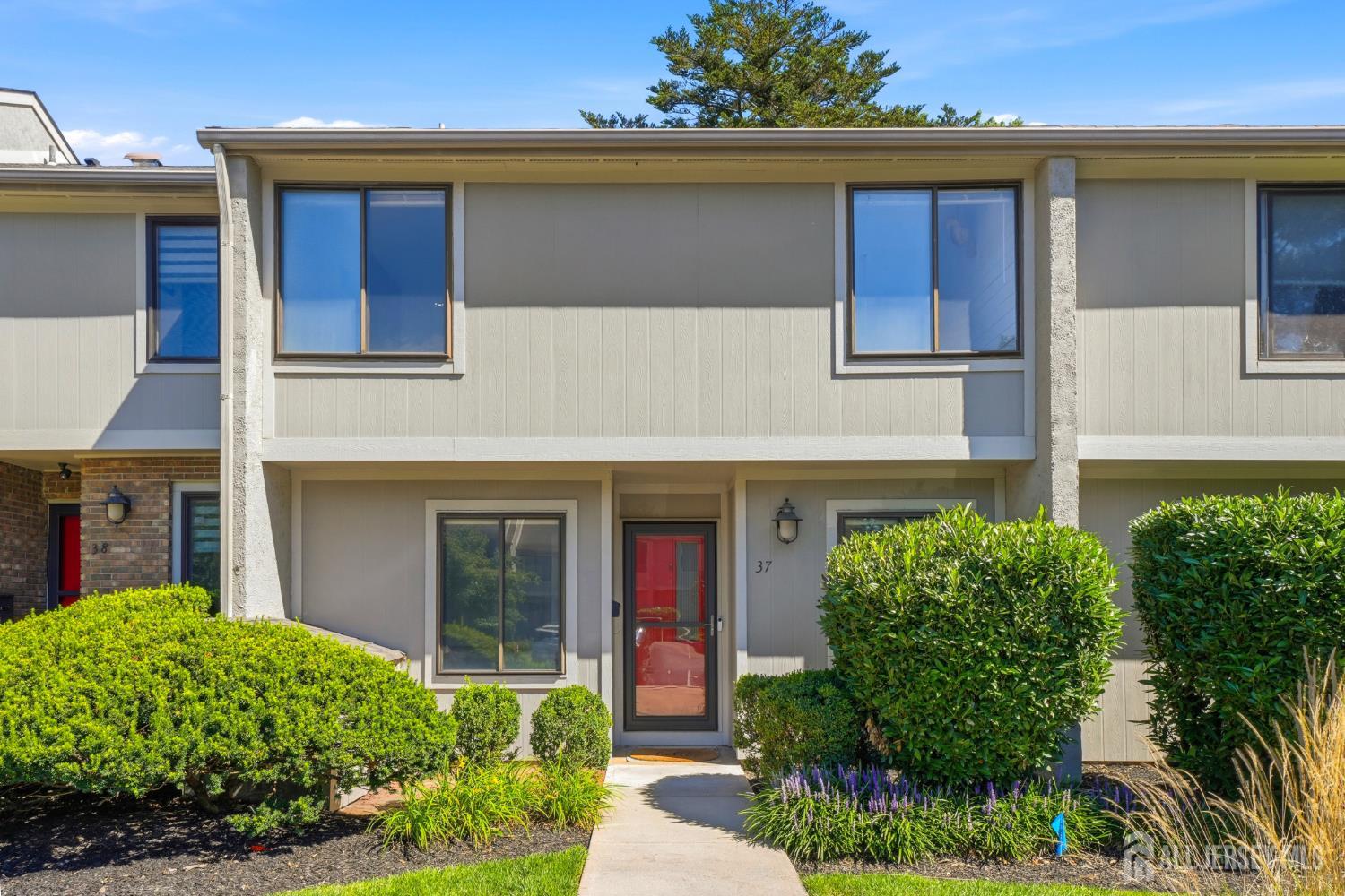 37 Irongate Image 2