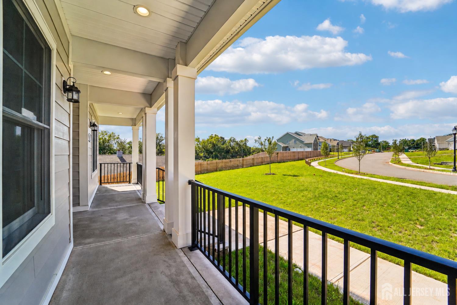 11 Scarlet Drive Image 4