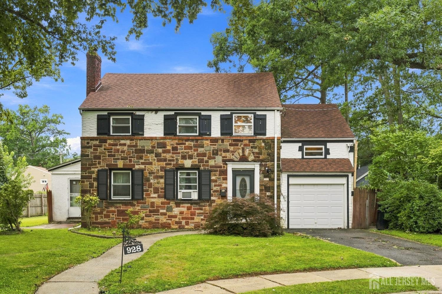 928 Beechwood Court Image 2