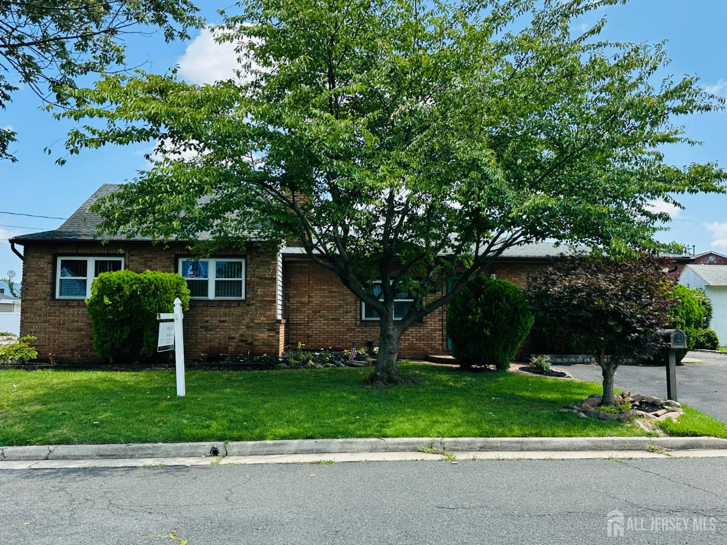 11 Demarest Place Image 4