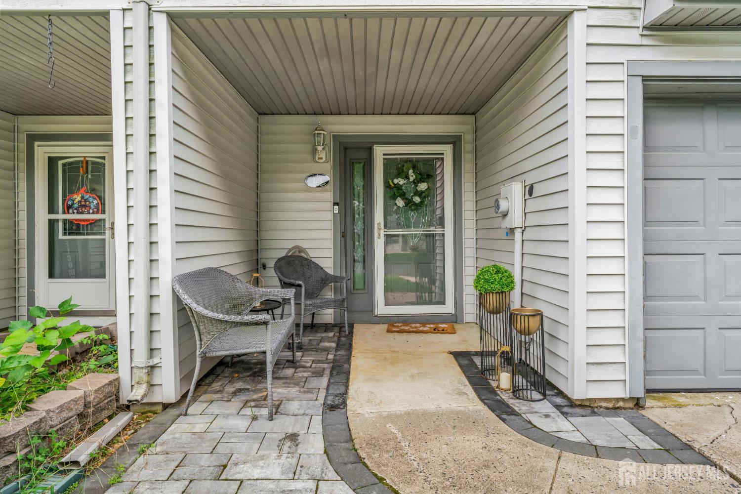 69 Lexington Circle Image 3
