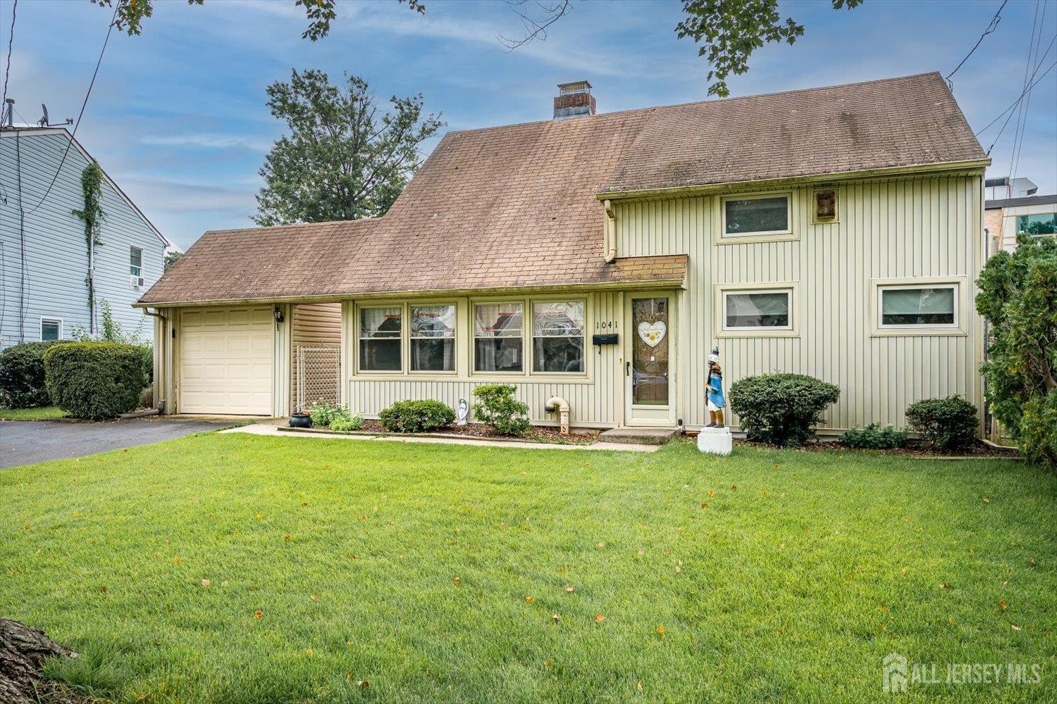 1041 Richard Boulevard Image 2