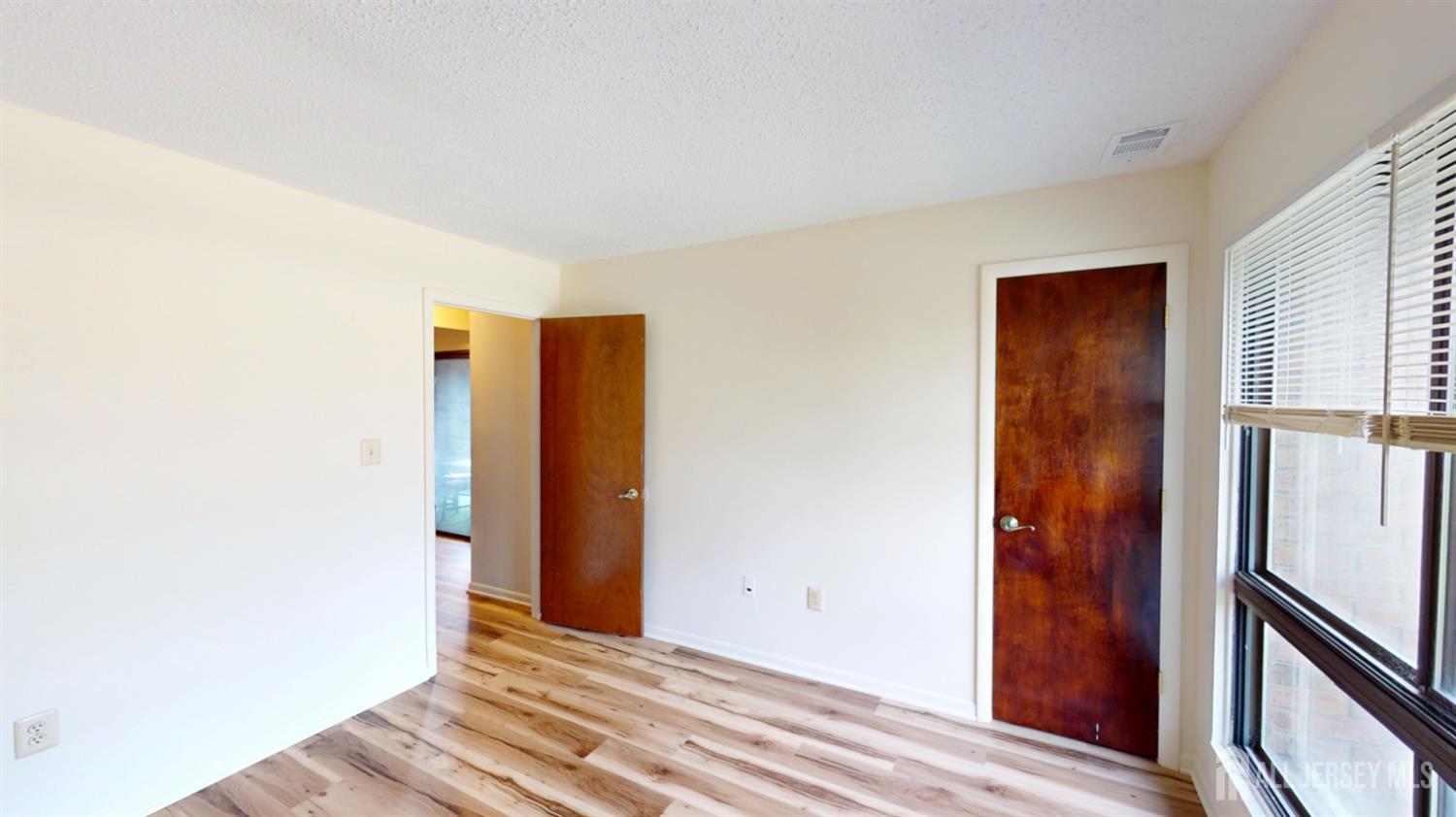 280 Willowbrook Drive, North Brunswick, NJ, 08902 image 32