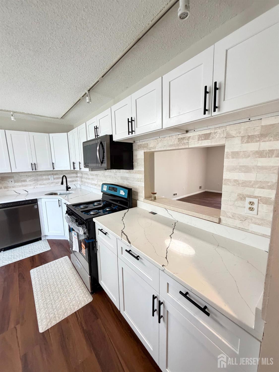13 DARTMOUTH Way Image 5