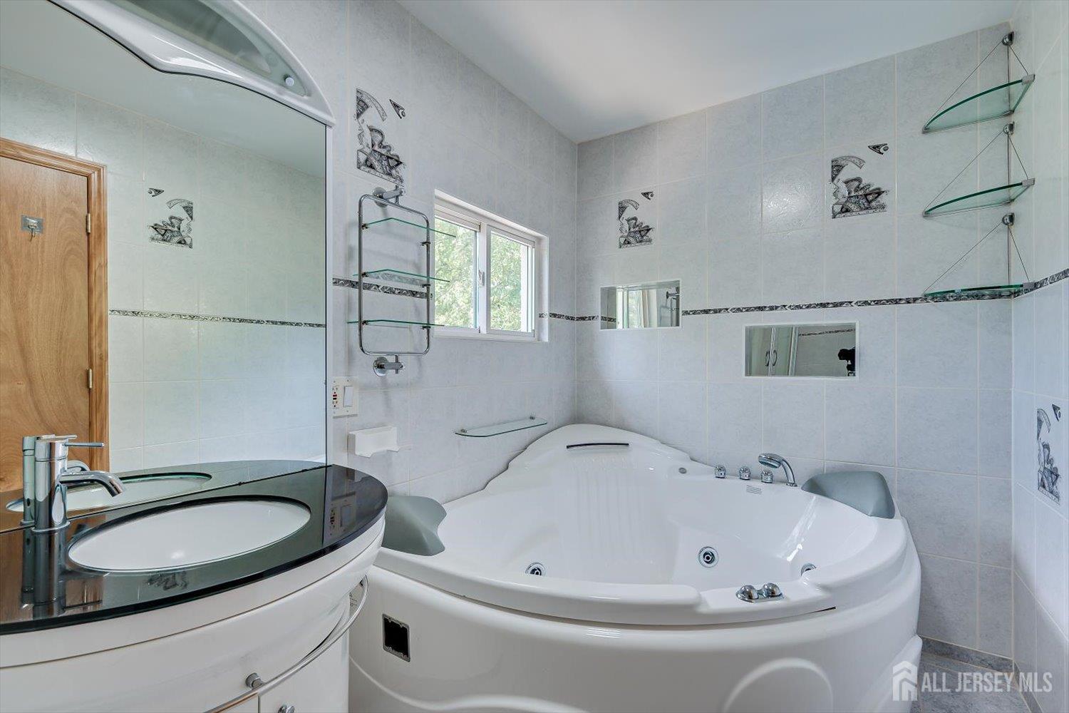 221 N Hill Road, Colonia, NJ, 07067 image 21
