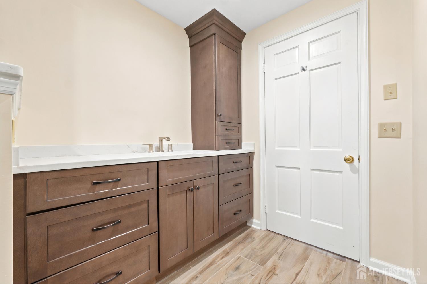 8 Sussex Way N, Monroe, NJ, 08831 image 15