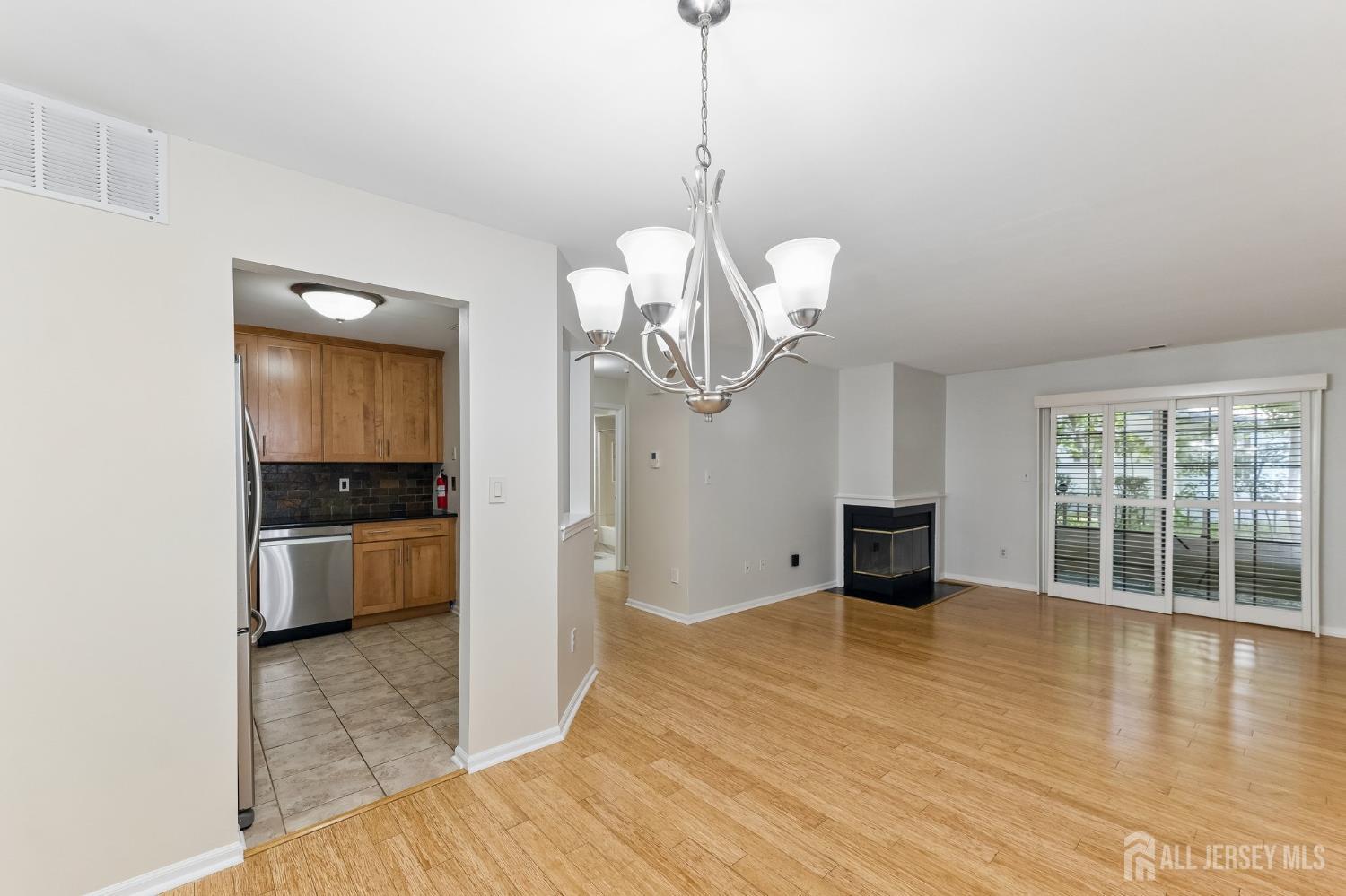 1403 Stoneridge Circle Image 4