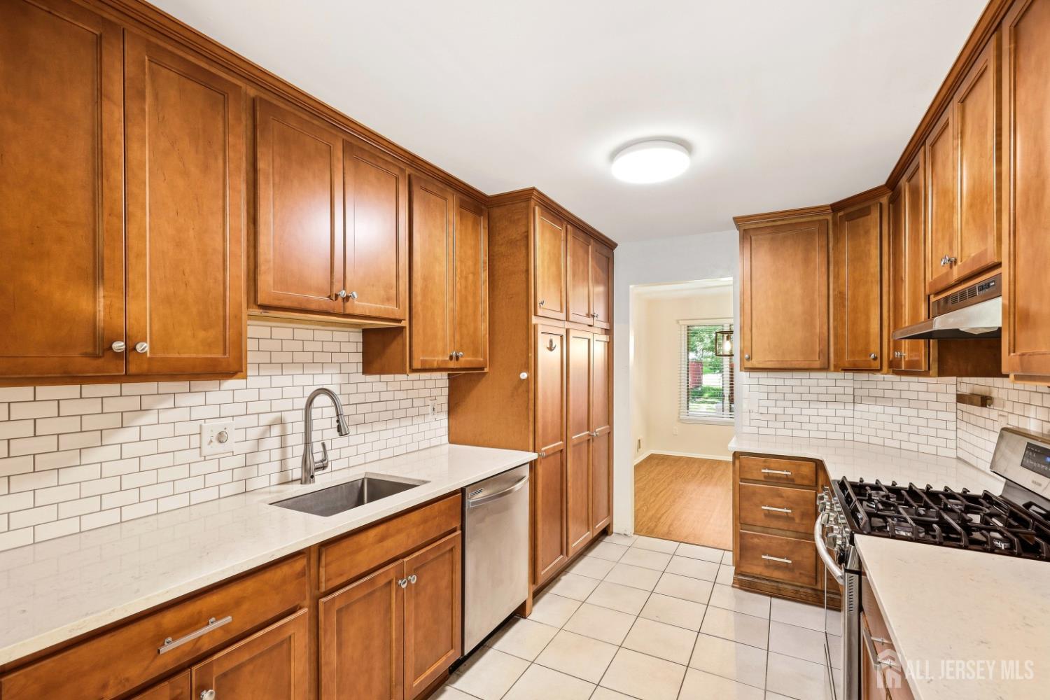 118 Kingsland Circle, South Brunswick, NJ, 08852 image 12
