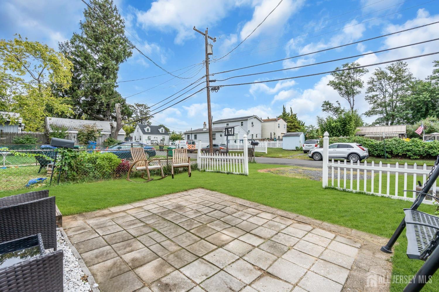 337 Shoreland Circle Image 4
