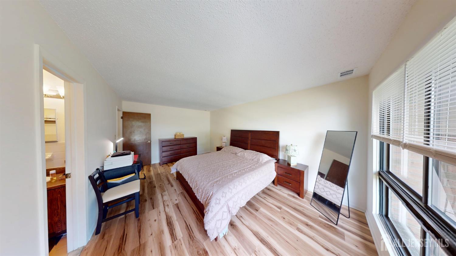 280 Willowbrook Drive, North Brunswick, NJ, 08902 image 38