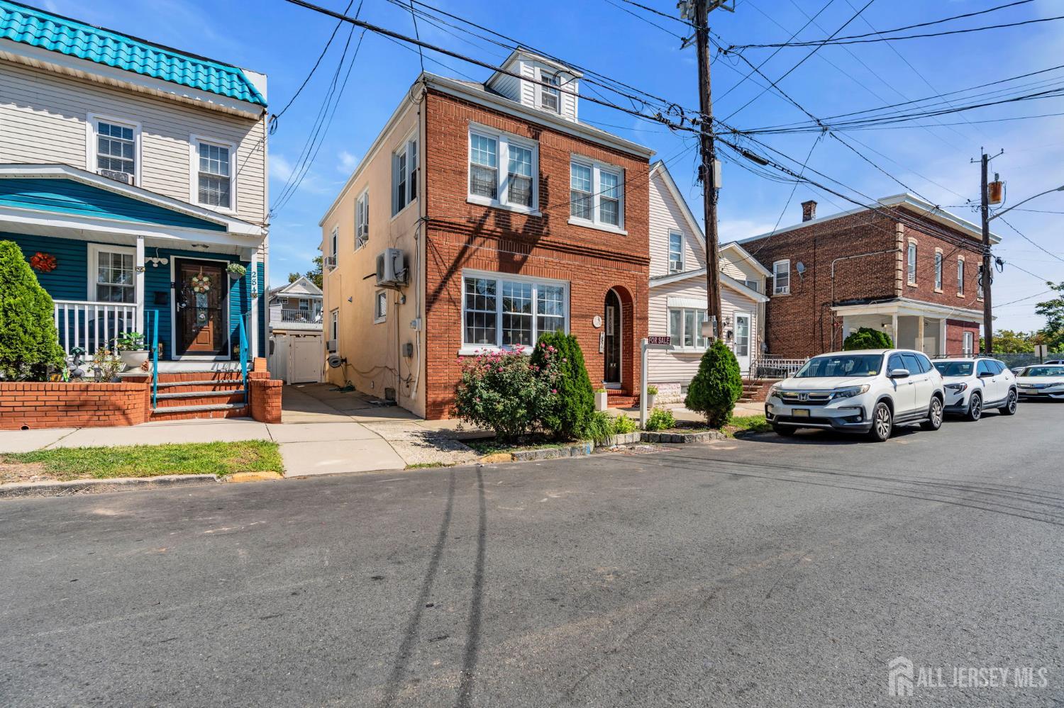 282 Alpine Street Image 5