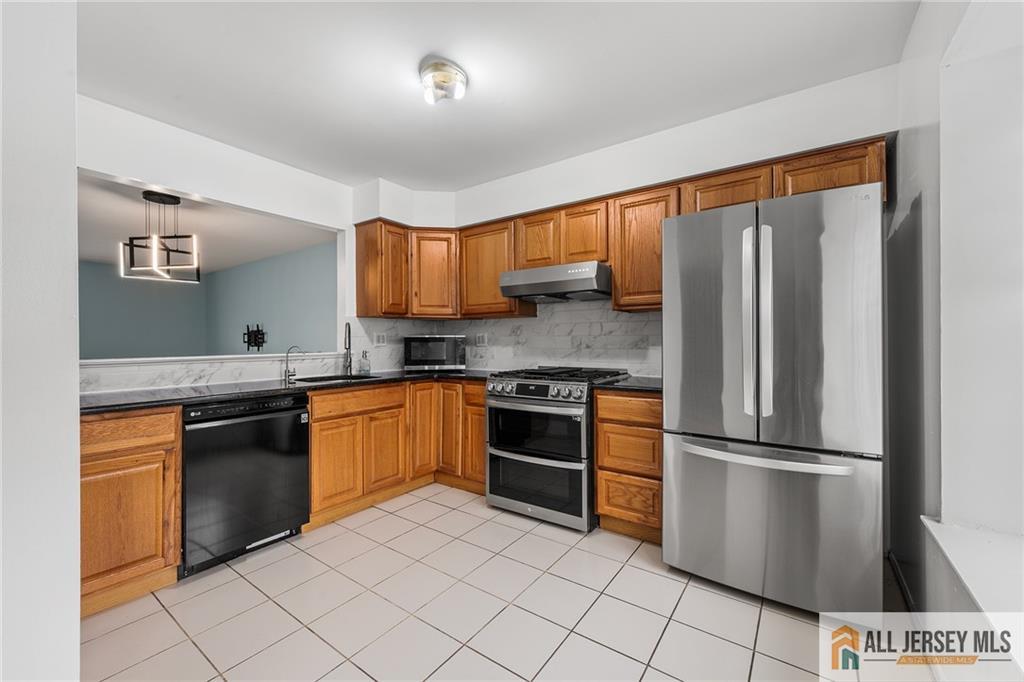 11 Canterbury Circle, Franklin, NJ, 08873 image 6