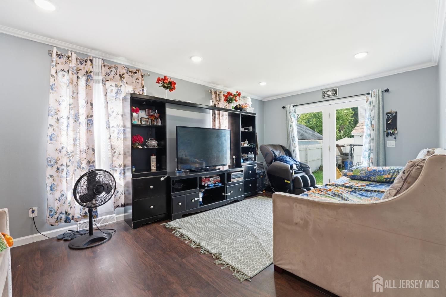 1738 W 3rd Street Image 2
