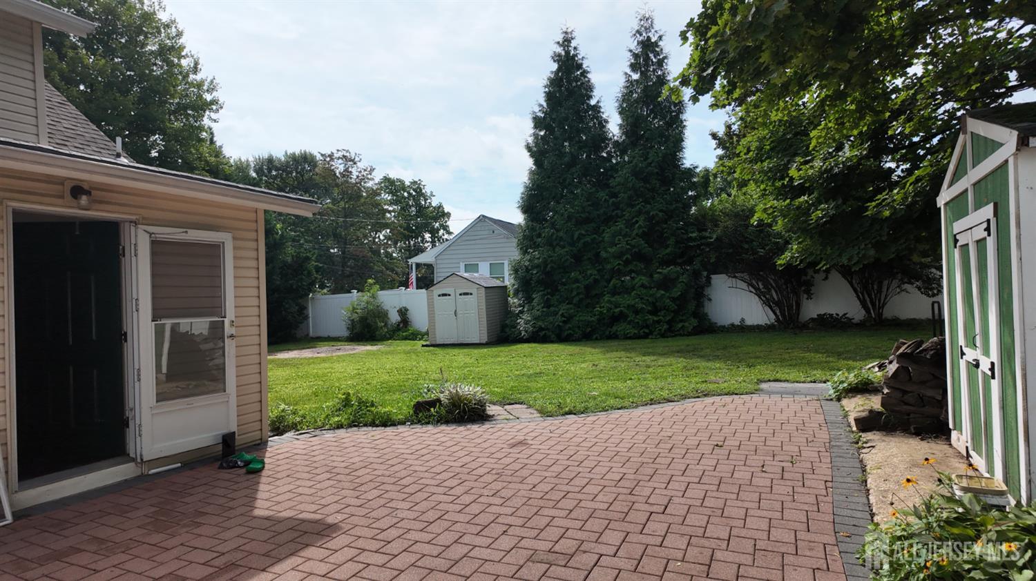 1142 Woodmere Drive Image 3