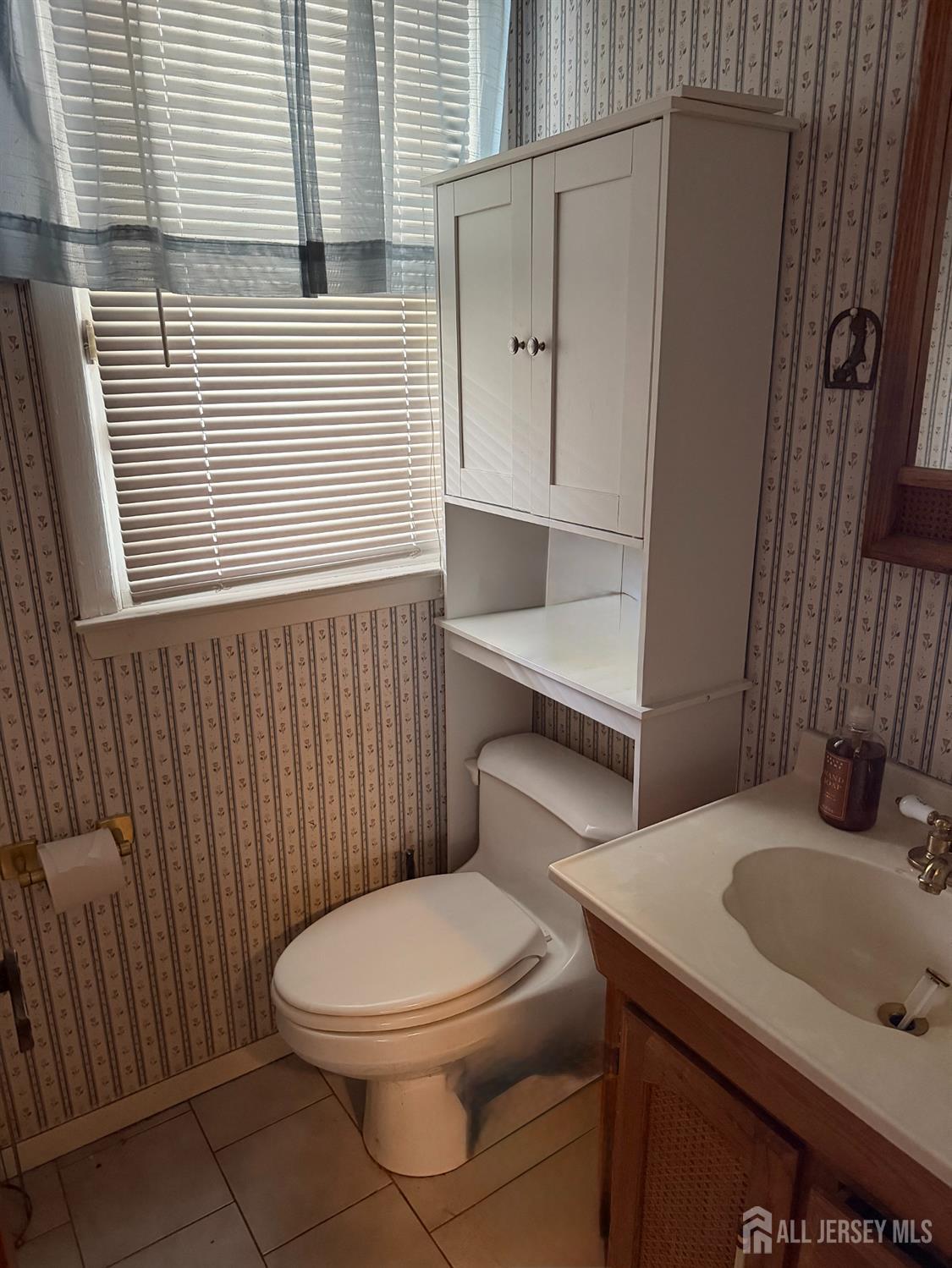 1085 Andrews Drive Image 5