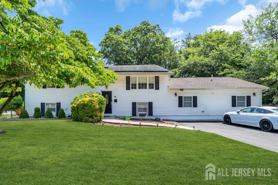 14 Arlington Drive Image 1