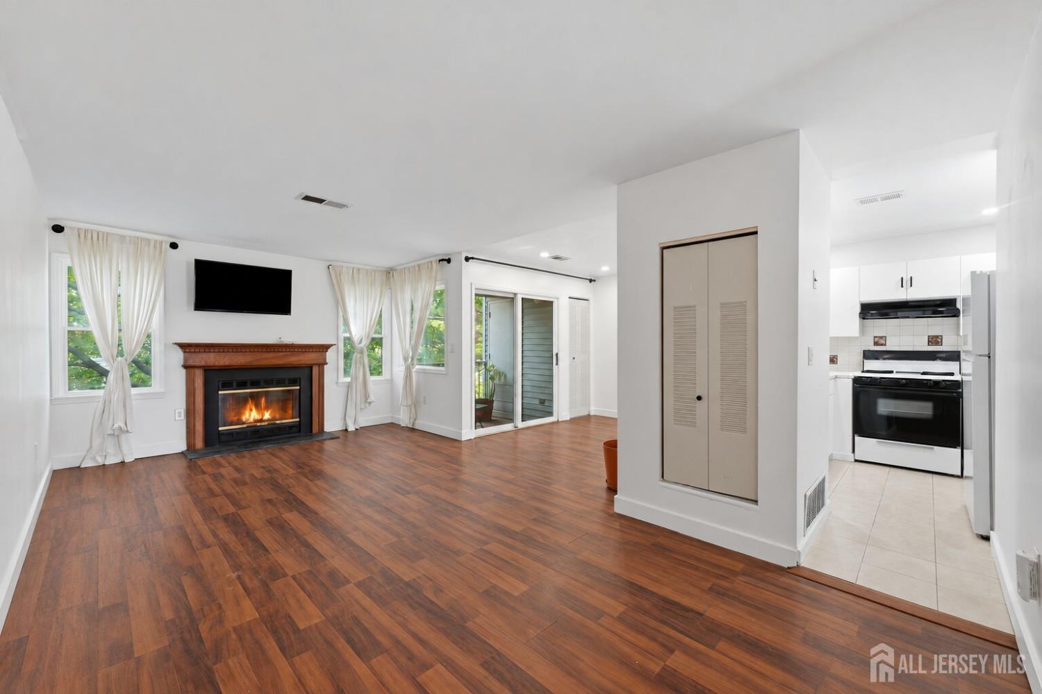 320 Edpas Road Image 3