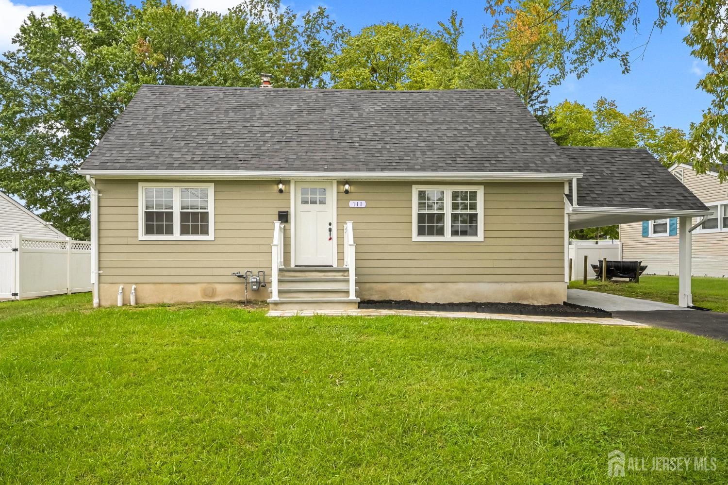 111 Bentley Avenue Image 3