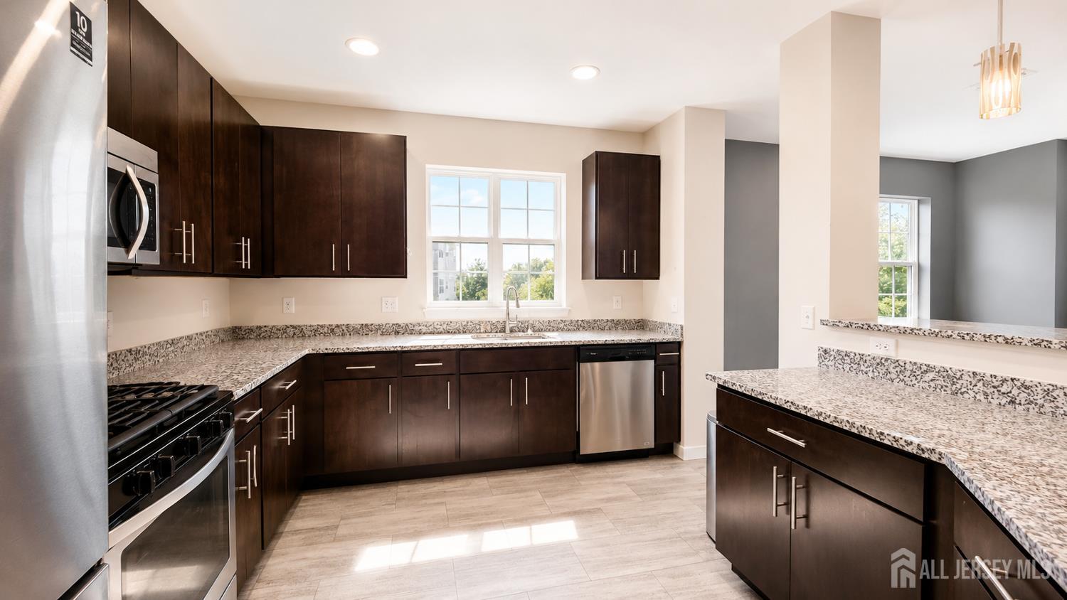 432 Tower Boulevard Image 3