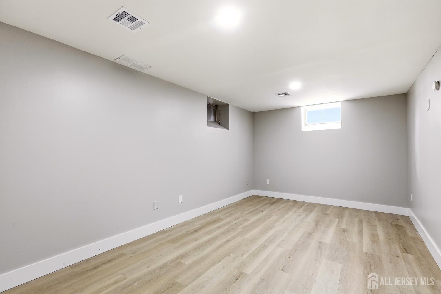 8 Somerset Street, Carteret, NJ, 07008 image 26