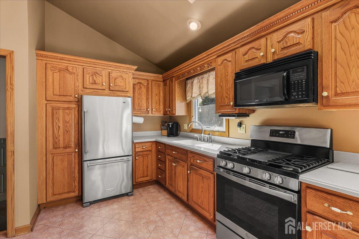 65 Hunter Lane, Woodbridge Proper, NJ, 07095 image 8