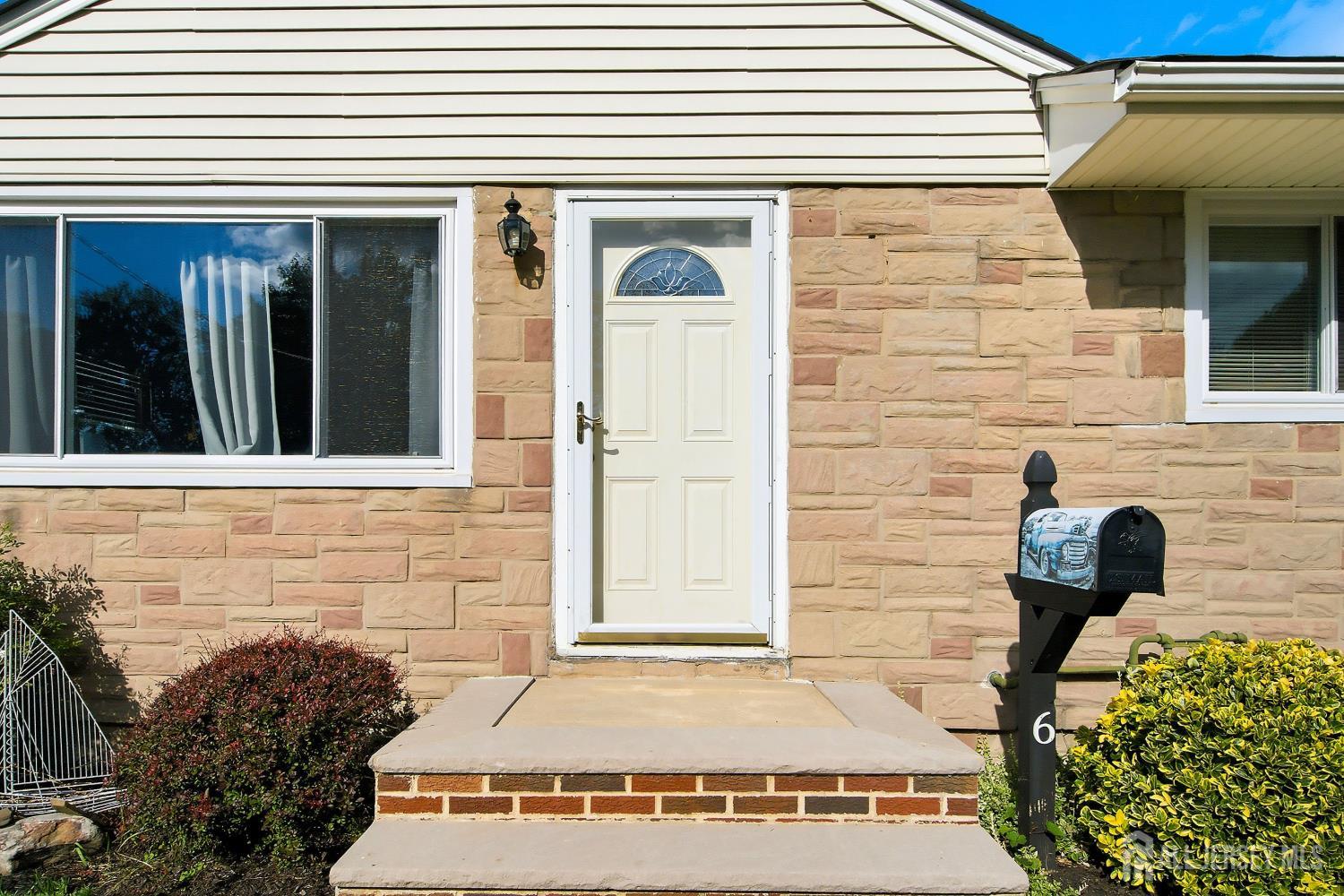 6 Burnham Road Image 2