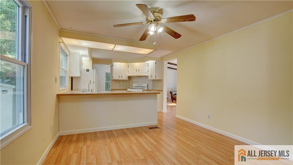 303 Woods End Court, Spotswood, NJ, 08884 image 19
