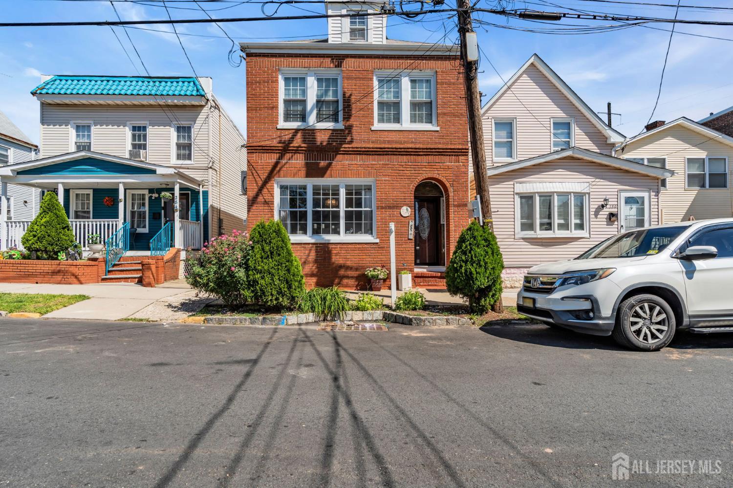 282 Alpine Street Image 4