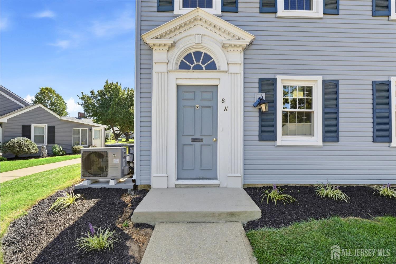 8 Sussex Way N Image 4