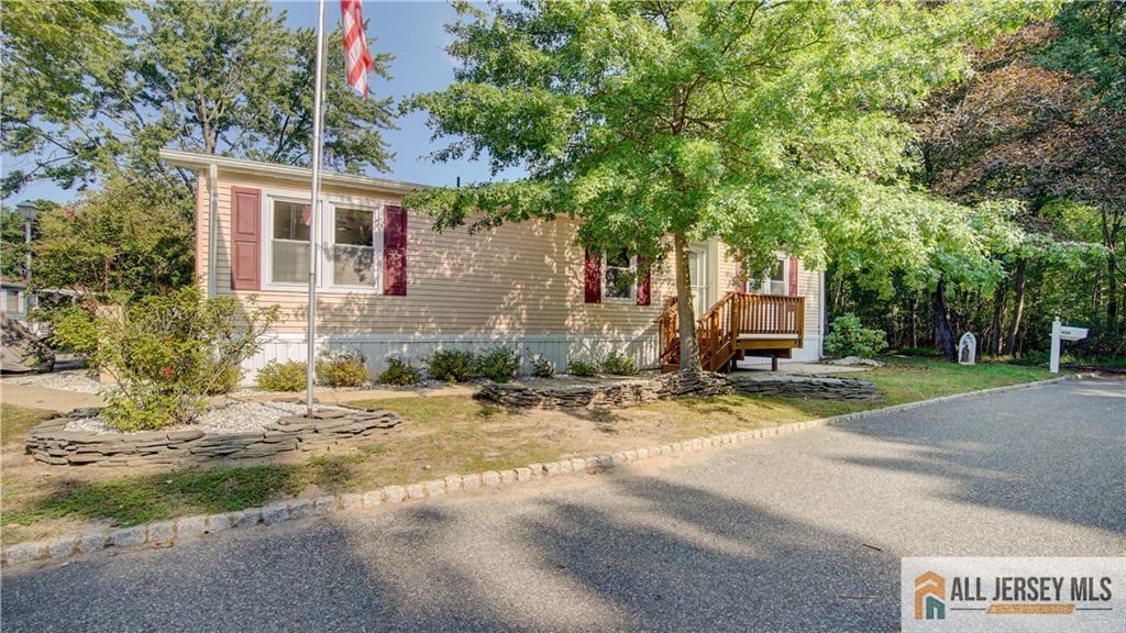 303 Woods End Court, Spotswood, NJ, 08884 image 32