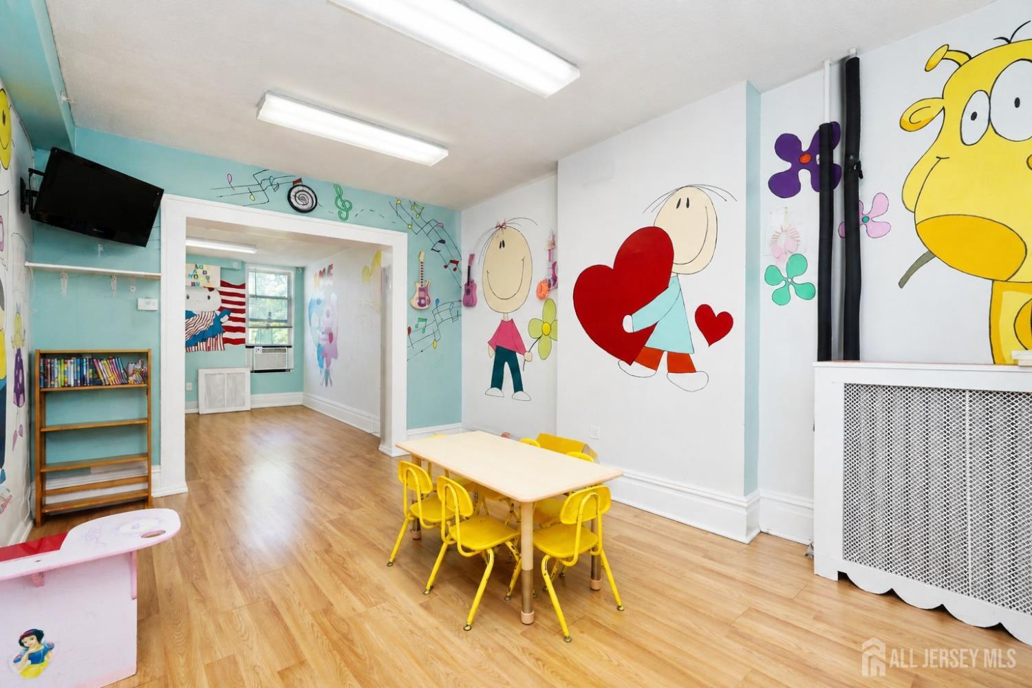 725 17th Street Image 2