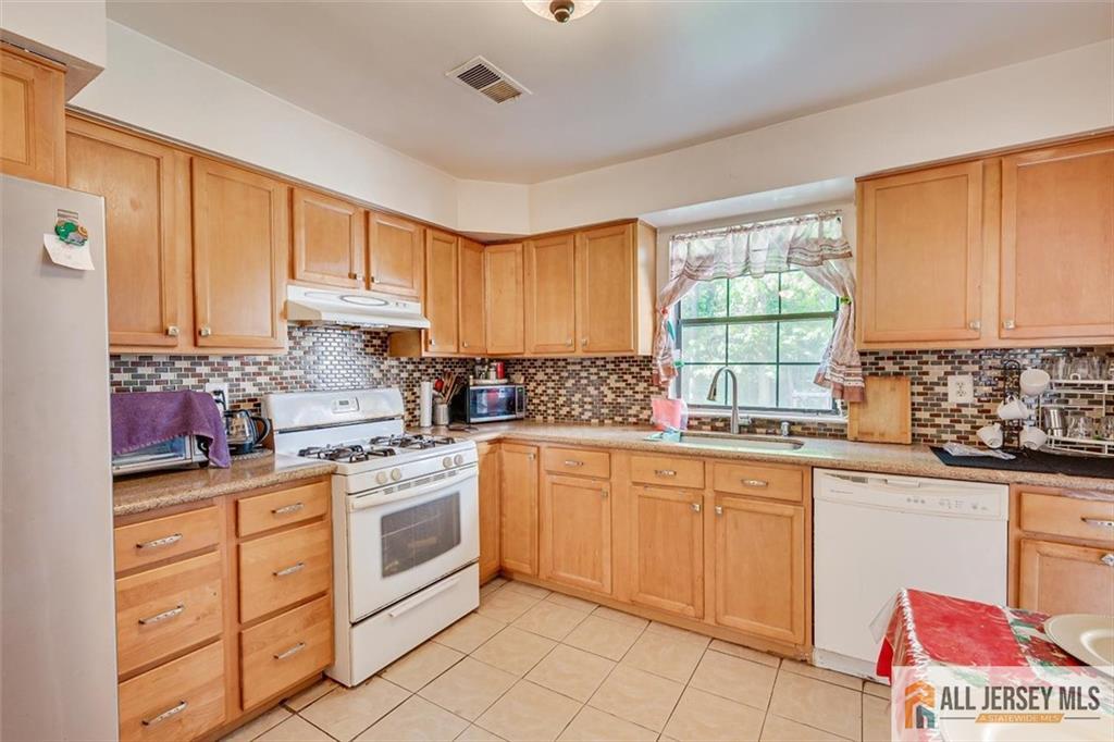 2704 Cricket Circle 2704, Edison, NJ, 08820 image 17
