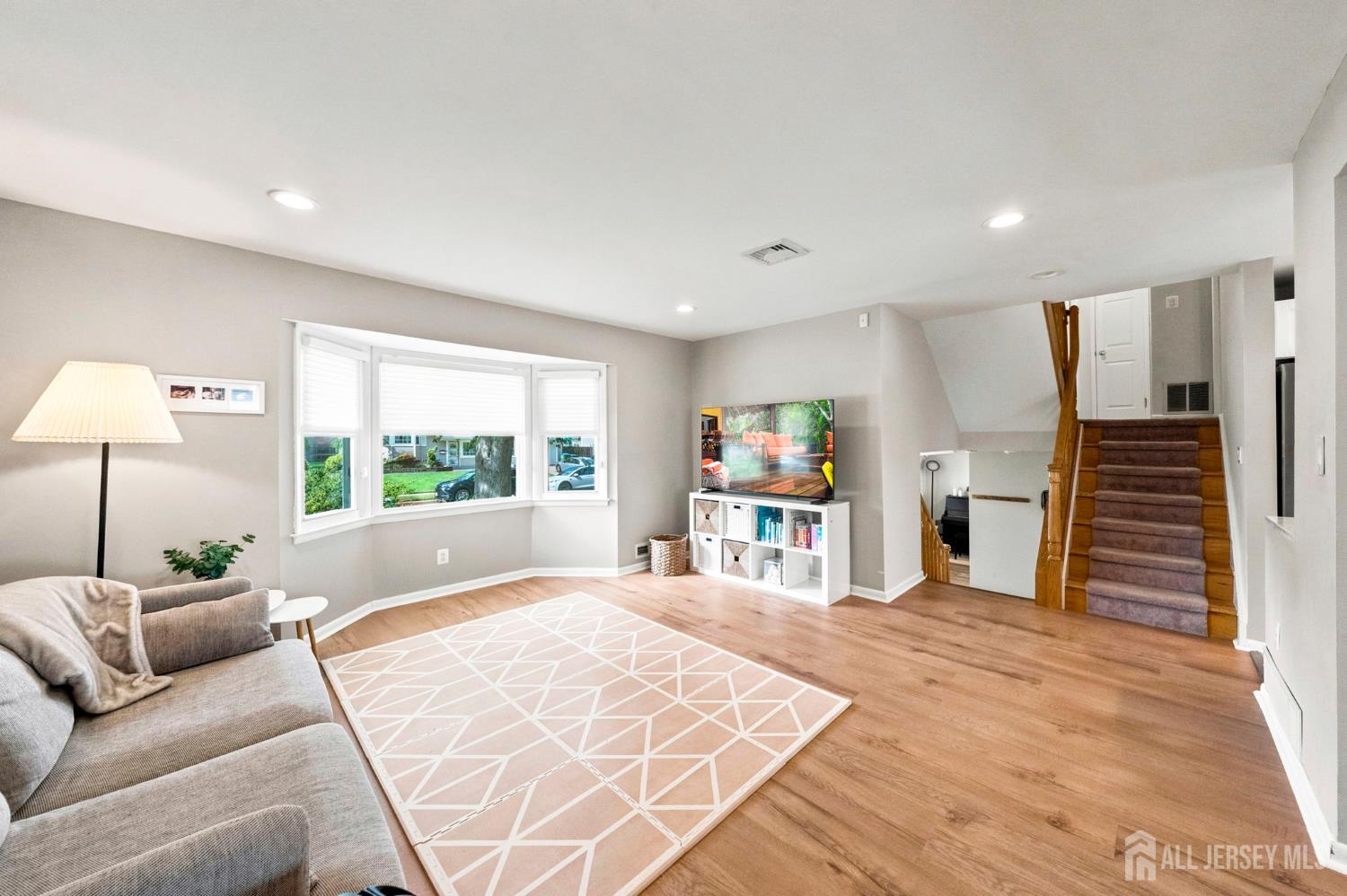 9 Meyer Road, Edison, NJ, 08817 image 23