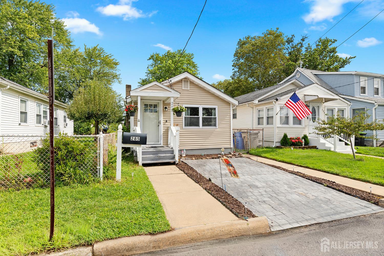 285 Shoreland Circle Image 2
