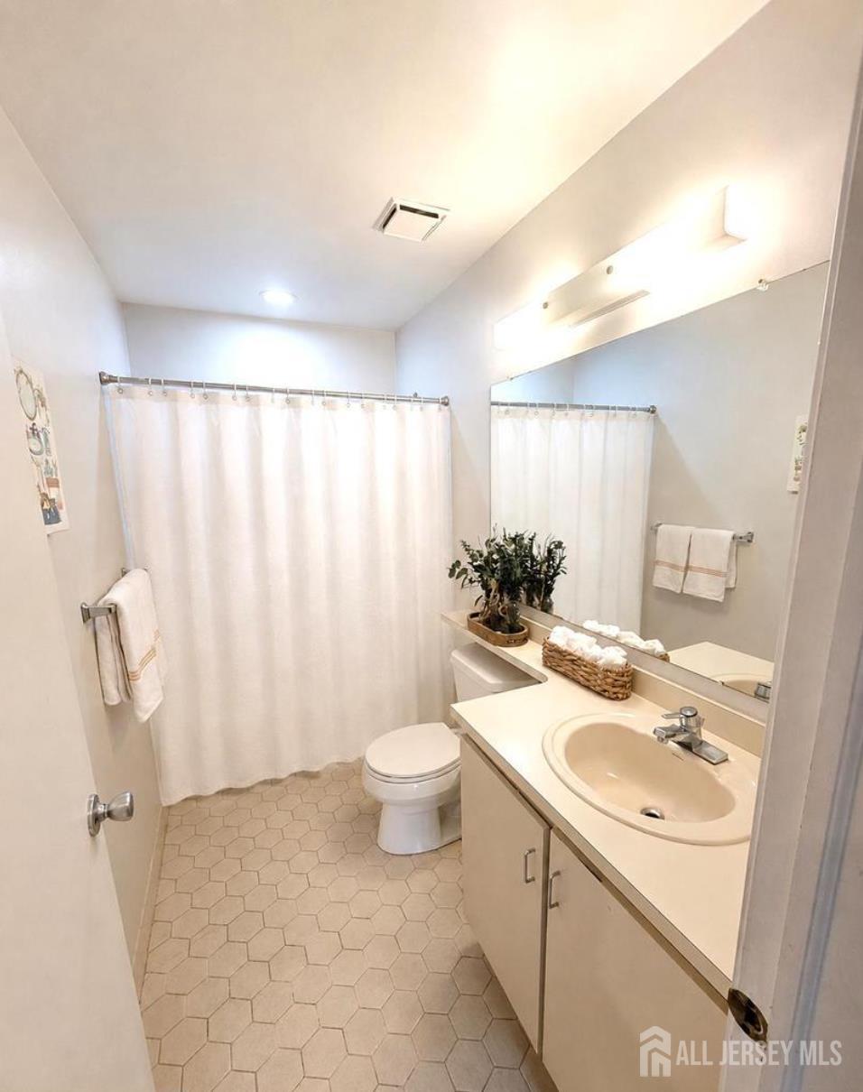 31 Hemlock Court, Hamilton, NJ, 08619 image 6