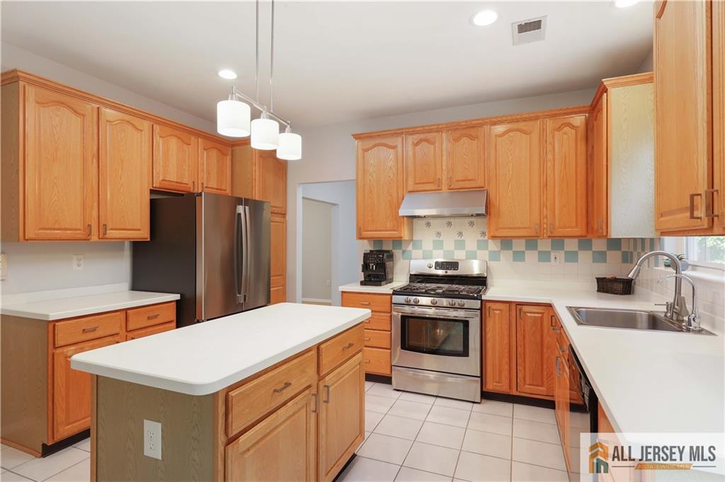 24 Hyde Park Drive, East Brunswick, NJ, 08816 image 10