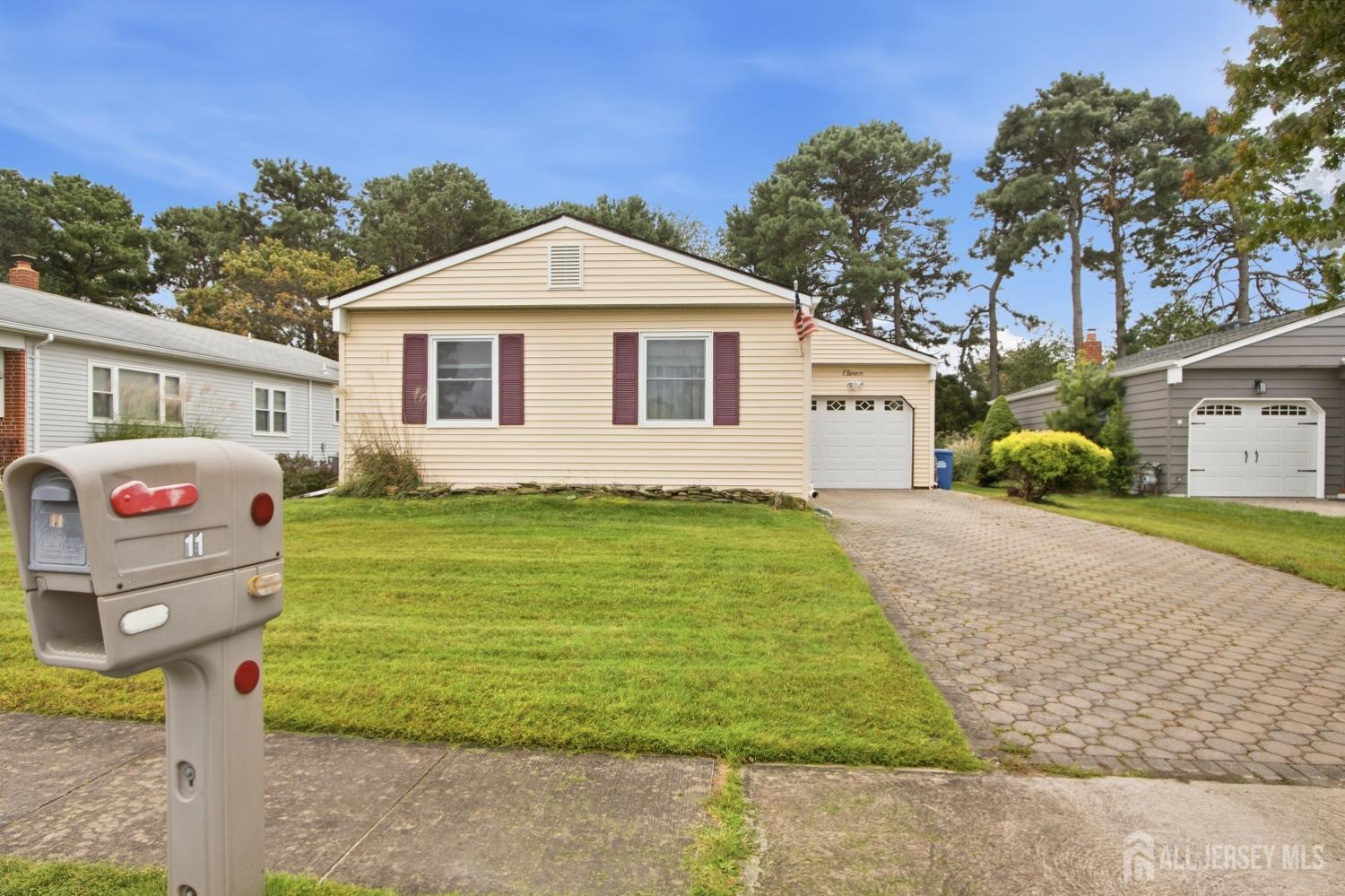 11 Woodstock Drive, Berkeley, NJ, 08757