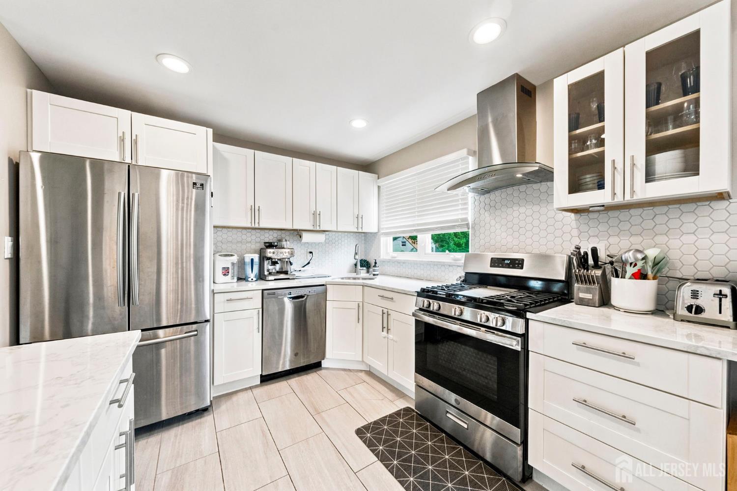 9 Meyer Road, Edison, NJ, 08817 image 18