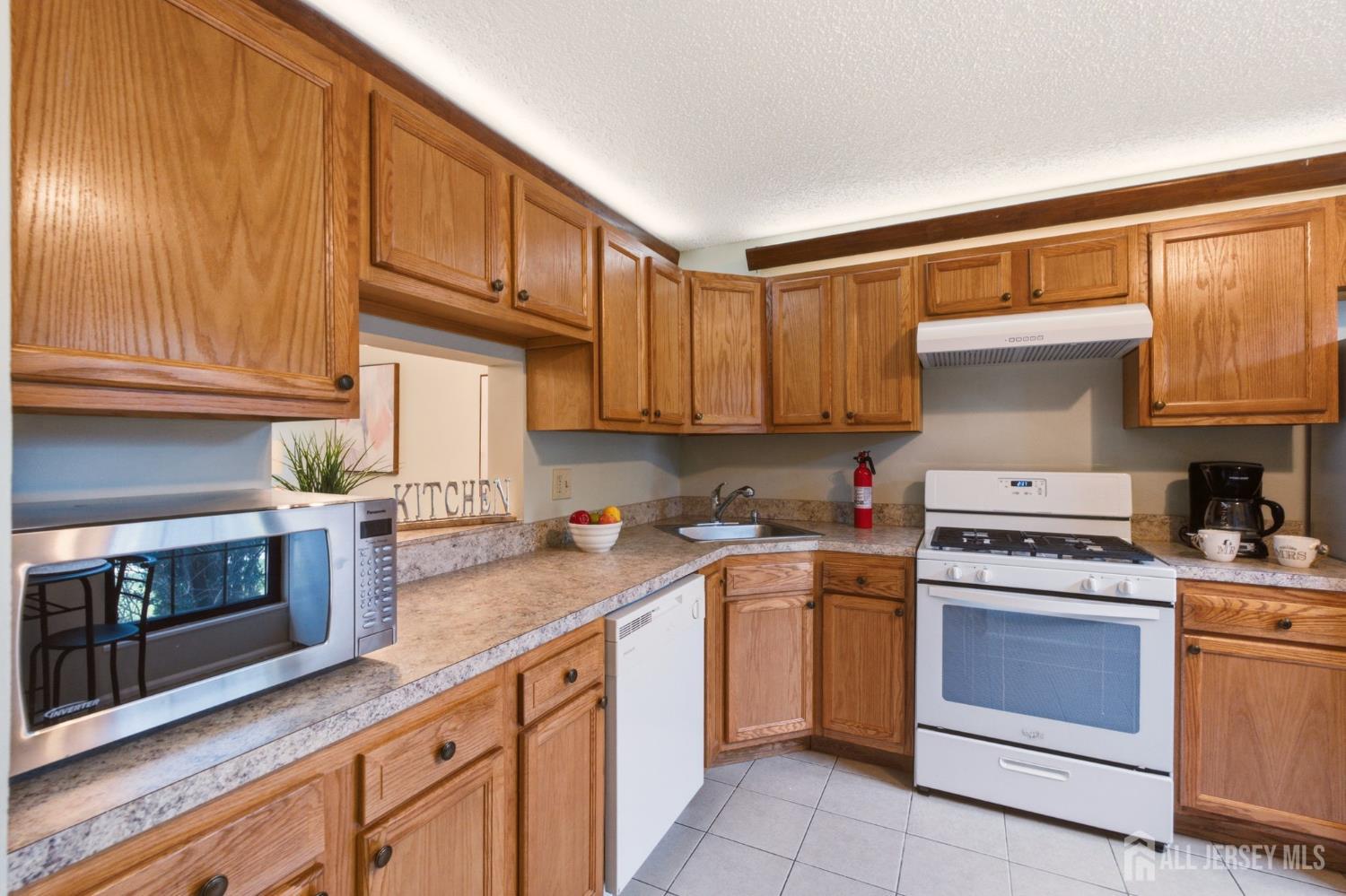 360 Bromley Place, East Brunswick, NJ, 08816 image 11