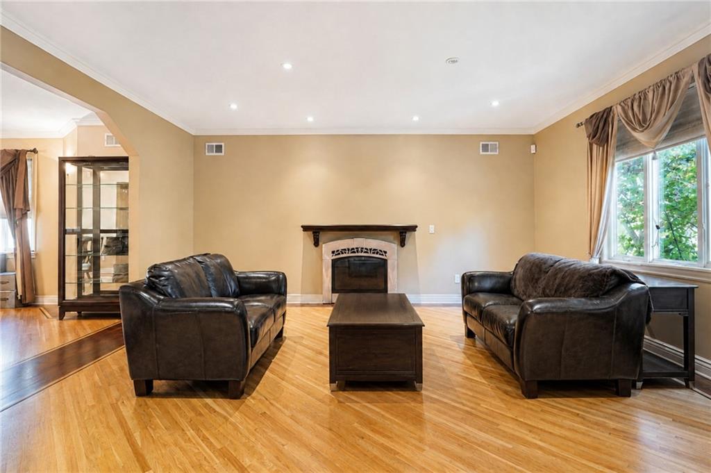 86 Pearsall Street Image 5
