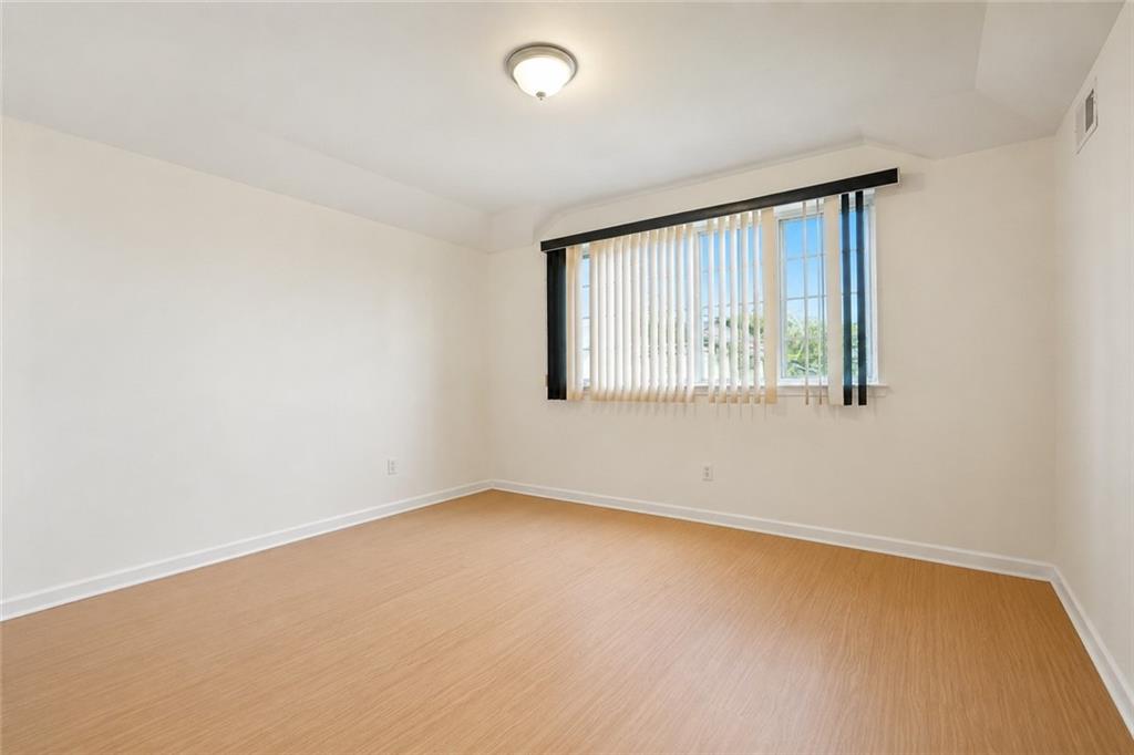 44 Impala Court, Staten  Island, New York, 10305 image 14