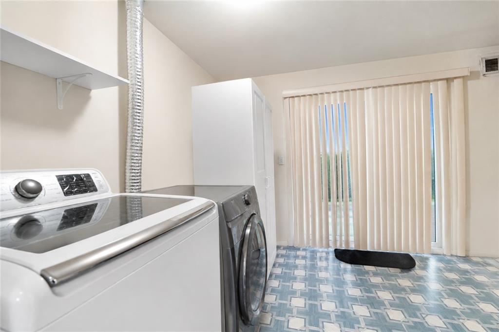 44 Impala Court, Staten  Island, New York, 10305 image 21