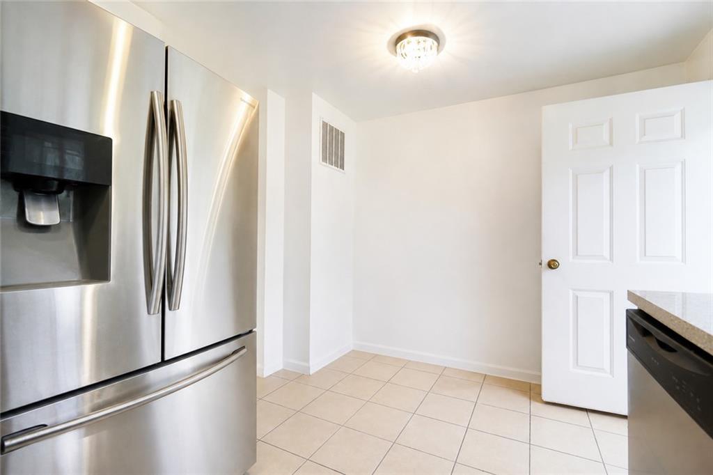 44 Impala Court, Staten  Island, New York, 10305 image 9