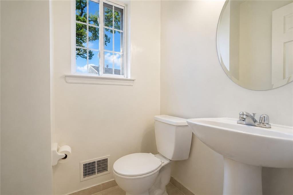 44 Impala Court, Staten  Island, New York, 10305 image 10