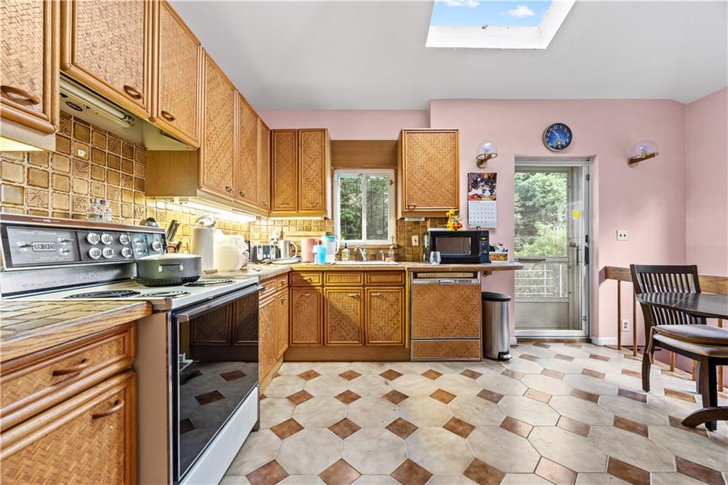 8781 14th Avenue, Brooklyn, New York, 11228 image 12