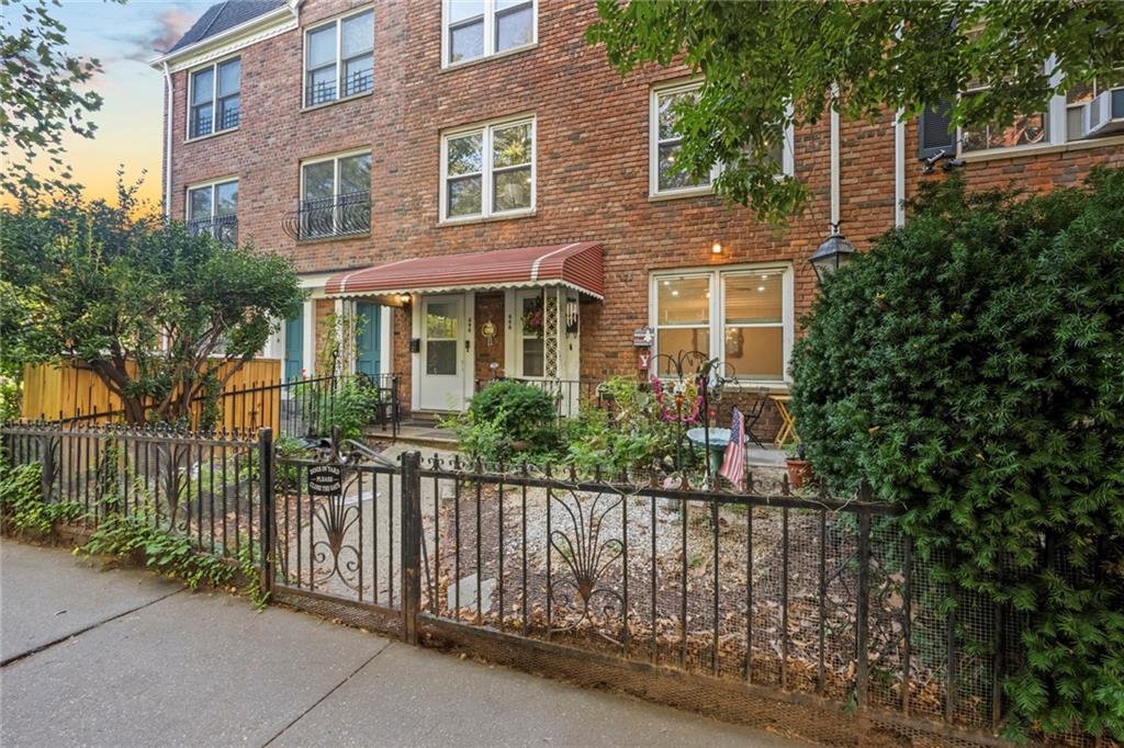 496 Clinton Street, Brooklyn, New York, 11231