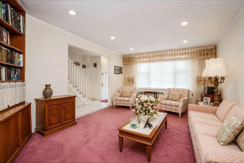 1112 Avenue V Avenue Image 3
